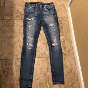 American Eagle Distressed Low rise Jegging